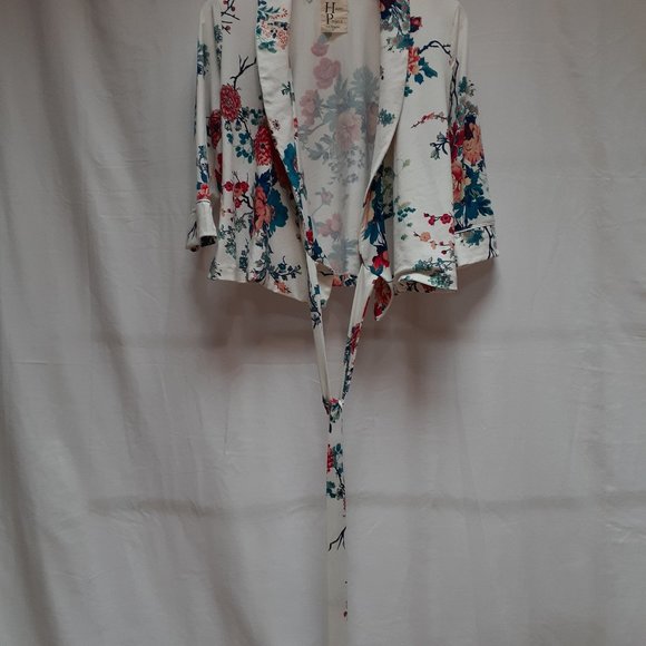 Top for any occasion - Picture 8 of 8